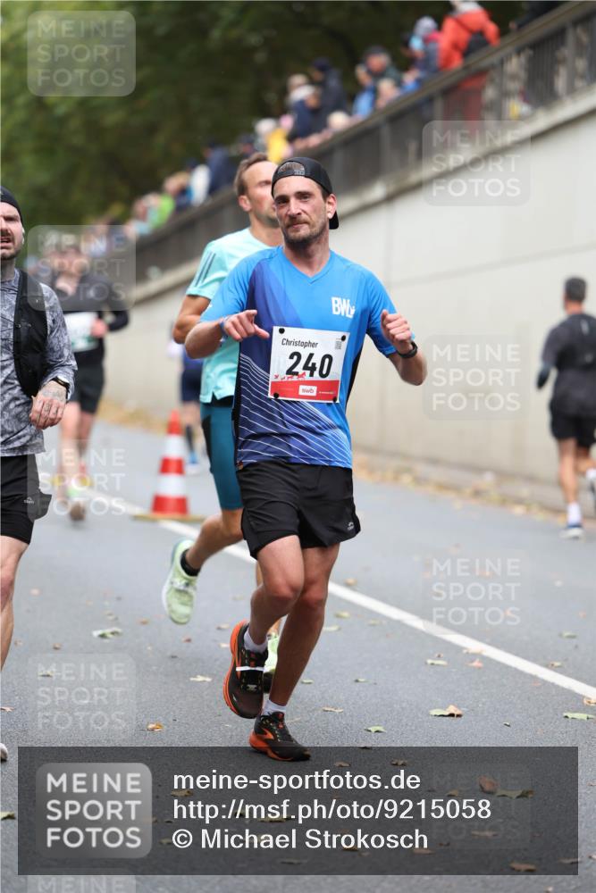 05.10.2025 - 20. swb-Marathon Bremen Michael Strokosch http://msf.ph/oto/9215058 05.10.2025 12:41:47 Laufen 240 meine-sportfotos.de