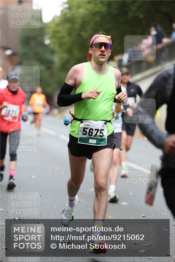 05.10.2025 - 20. swb-Marathon Bremen Michael Strokosch http://msf.ph/oto/9215062 05.10.2025 12:41:49 Laufen 1931, 5675 meine-sportfotos.de