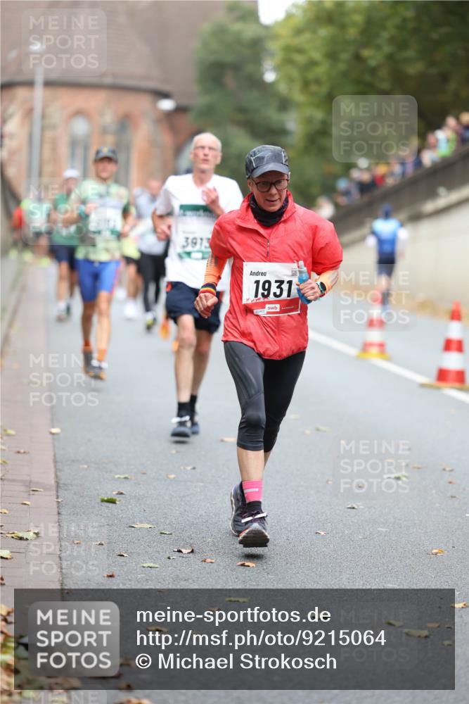 05.10.2025 - 20. swb-Marathon Bremen Michael Strokosch http://msf.ph/oto/9215064 05.10.2025 12:41:50 Laufen 3913, 1931 meine-sportfotos.de