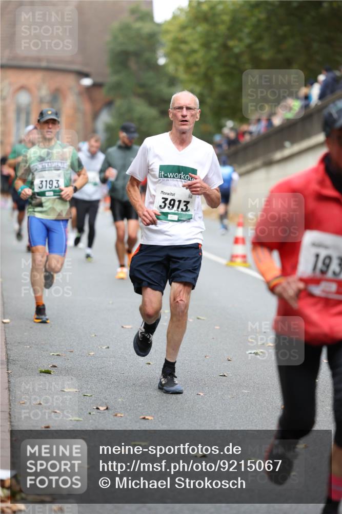 05.10.2025 - 20. swb-Marathon Bremen Michael Strokosch http://msf.ph/oto/9215067 05.10.2025 12:41:51 Laufen 3193, 3913, 193 meine-sportfotos.de