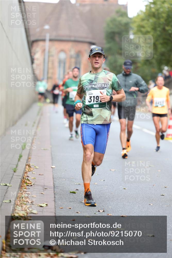 05.10.2025 - 20. swb-Marathon Bremen Michael Strokosch http://msf.ph/oto/9215070 05.10.2025 12:41:52 Laufen 000, 319 meine-sportfotos.de