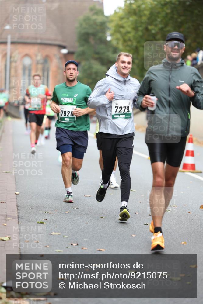 05.10.2025 - 20. swb-Marathon Bremen Michael Strokosch http://msf.ph/oto/9215075 05.10.2025 12:41:55 Laufen 7928, 7279 meine-sportfotos.de