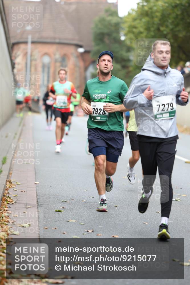 05.10.2025 - 20. swb-Marathon Bremen Michael Strokosch http://msf.ph/oto/9215077 05.10.2025 12:41:56 Laufen 7928, 7279 meine-sportfotos.de