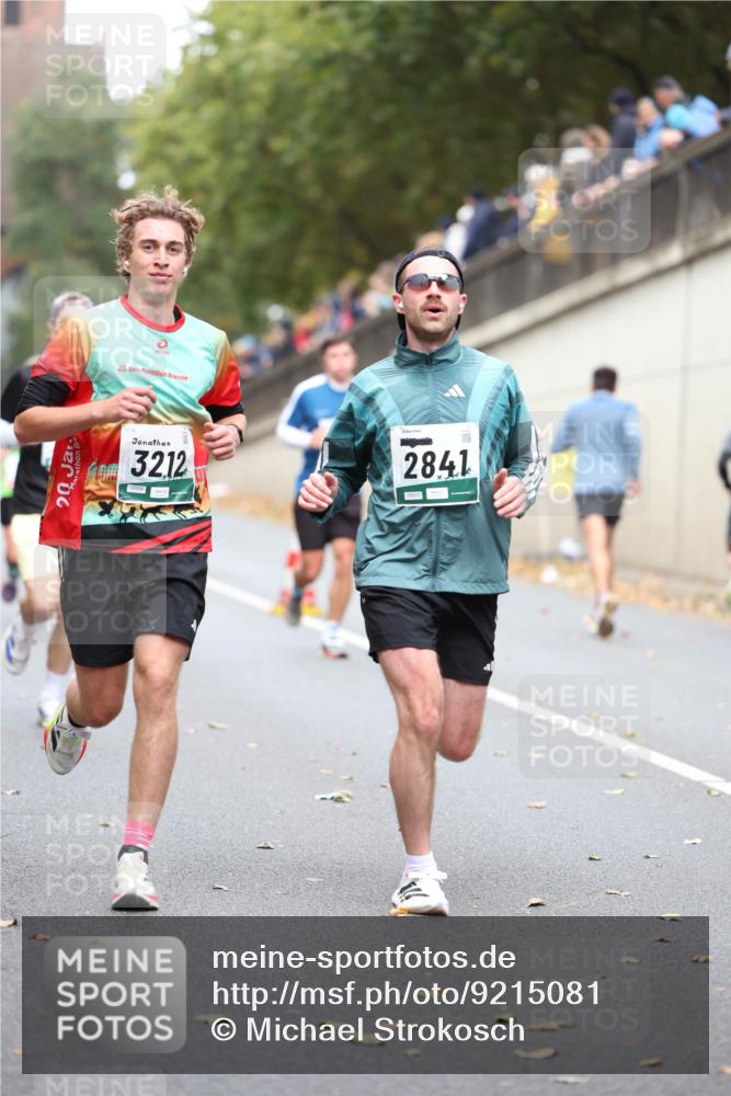 05.10.2025 - 20. swb-Marathon Bremen Michael Strokosch http://msf.ph/oto/9215081 05.10.2025 12:41:59 Laufen 20, 20, 32, 12, 2841 meine-sportfotos.de