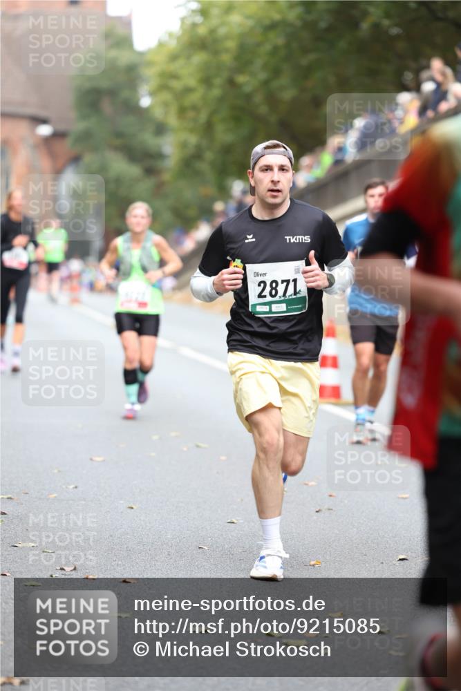 05.10.2025 - 20. swb-Marathon Bremen Michael Strokosch http://msf.ph/oto/9215085 05.10.2025 12:42:01 Laufen 28, 71 meine-sportfotos.de