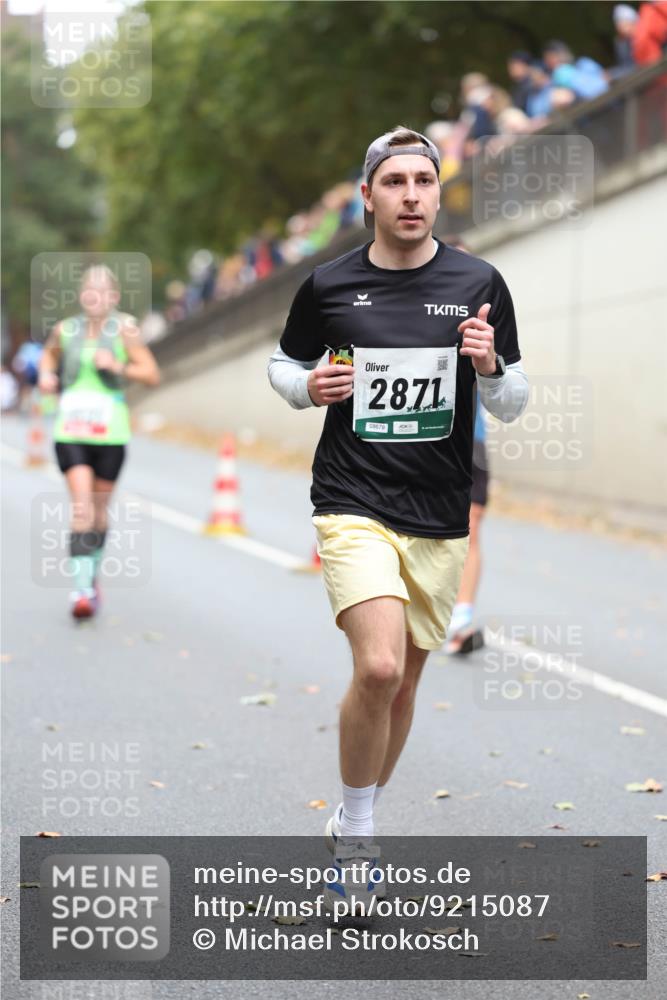 05.10.2025 - 20. swb-Marathon Bremen Michael Strokosch http://msf.ph/oto/9215087 05.10.2025 12:42:01 Laufen 2871, 08679 meine-sportfotos.de