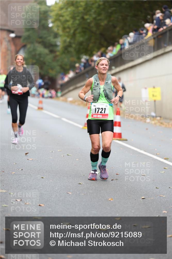 05.10.2025 - 20. swb-Marathon Bremen Michael Strokosch http://msf.ph/oto/9215089 05.10.2025 12:42:03 Laufen 1721 meine-sportfotos.de