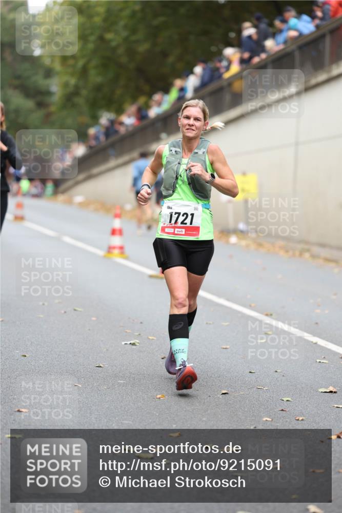 05.10.2025 - 20. swb-Marathon Bremen Michael Strokosch http://msf.ph/oto/9215091 05.10.2025 12:42:03 Laufen 1721, 00262 meine-sportfotos.de