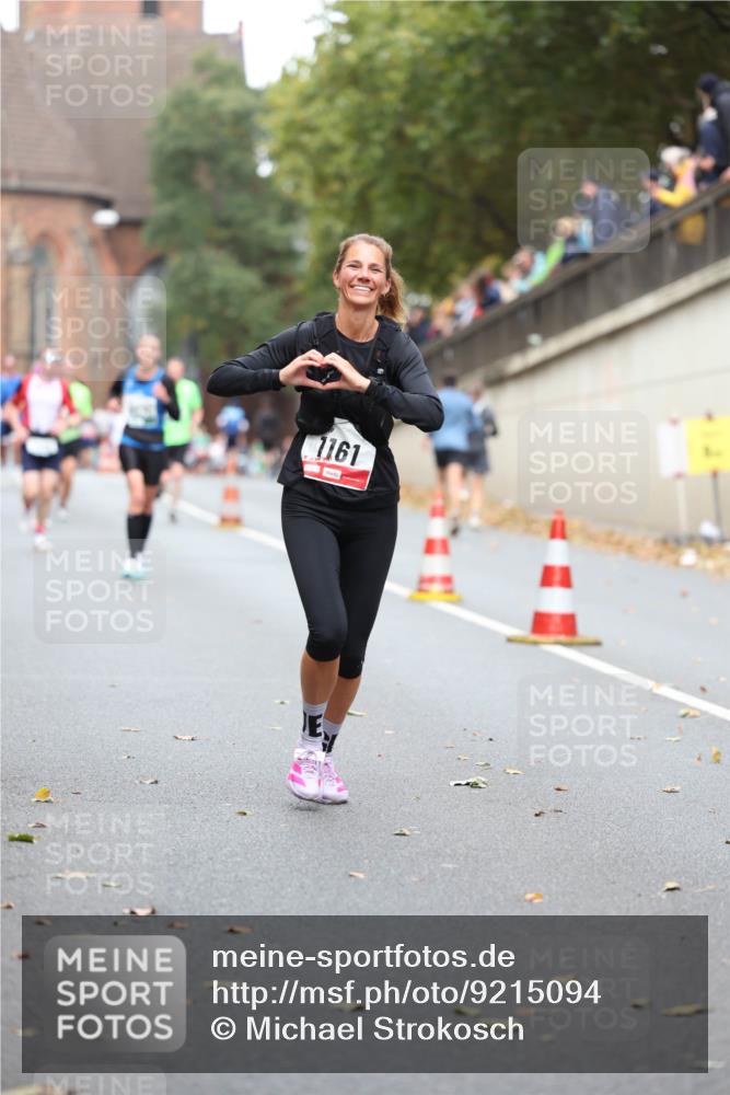 05.10.2025 - 20. swb-Marathon Bremen Michael Strokosch http://msf.ph/oto/9215094 05.10.2025 12:42:05 Laufen 1161 meine-sportfotos.de