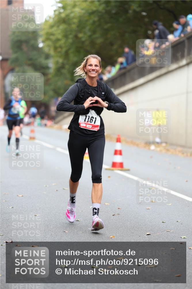 05.10.2025 - 20. swb-Marathon Bremen Michael Strokosch http://msf.ph/oto/9215096 05.10.2025 12:42:05 Laufen 1161, 01001 meine-sportfotos.de
