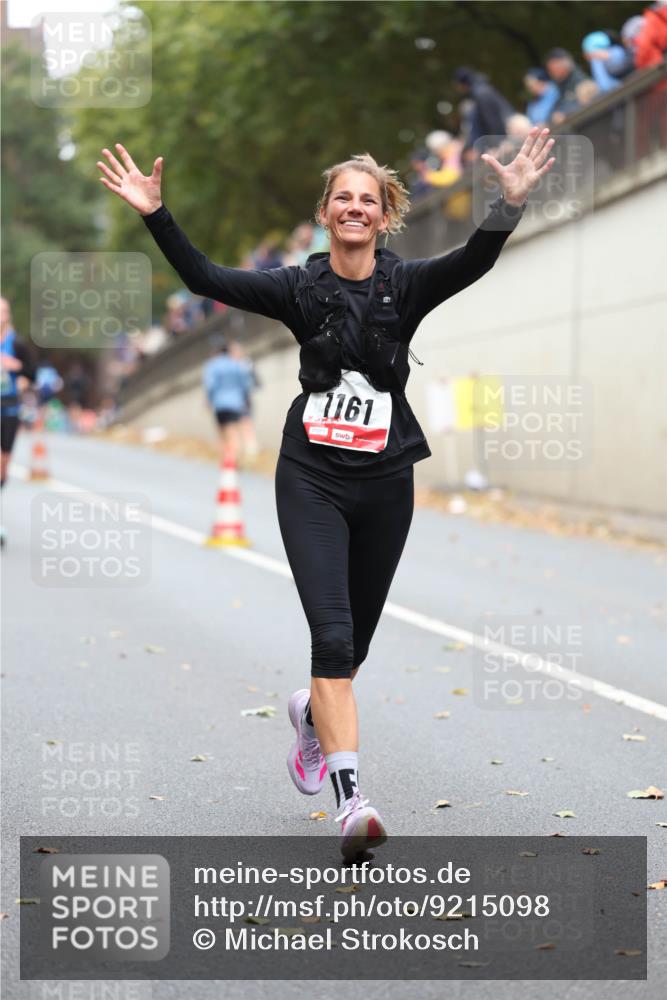 05.10.2025 - 20. swb-Marathon Bremen Michael Strokosch http://msf.ph/oto/9215098 05.10.2025 12:42:06 Laufen 1161, 01501 meine-sportfotos.de