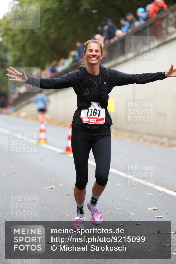 05.10.2025 - 20. swb-Marathon Bremen Michael Strokosch http://msf.ph/oto/9215099 05.10.2025 12:42:06 Laufen 1161, 01591 meine-sportfotos.de