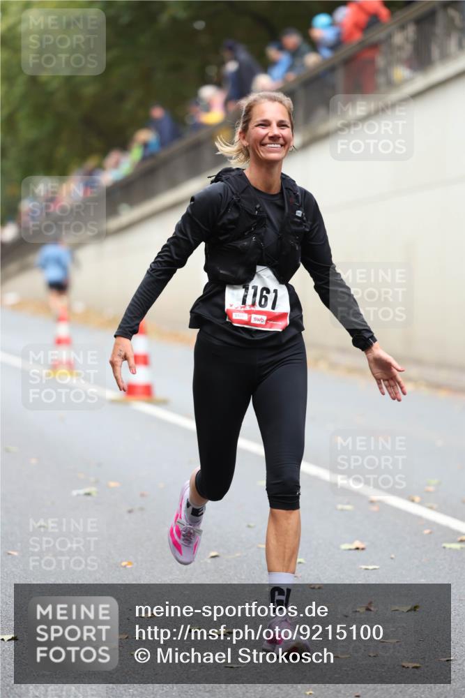 05.10.2025 - 20. swb-Marathon Bremen Michael Strokosch http://msf.ph/oto/9215100 05.10.2025 12:42:06 Laufen 1161, 01591 meine-sportfotos.de