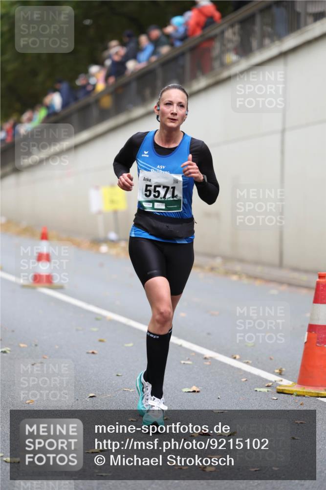 05.10.2025 - 20. swb-Marathon Bremen Michael Strokosch http://msf.ph/oto/9215102 05.10.2025 12:42:10 Laufen 5571 meine-sportfotos.de