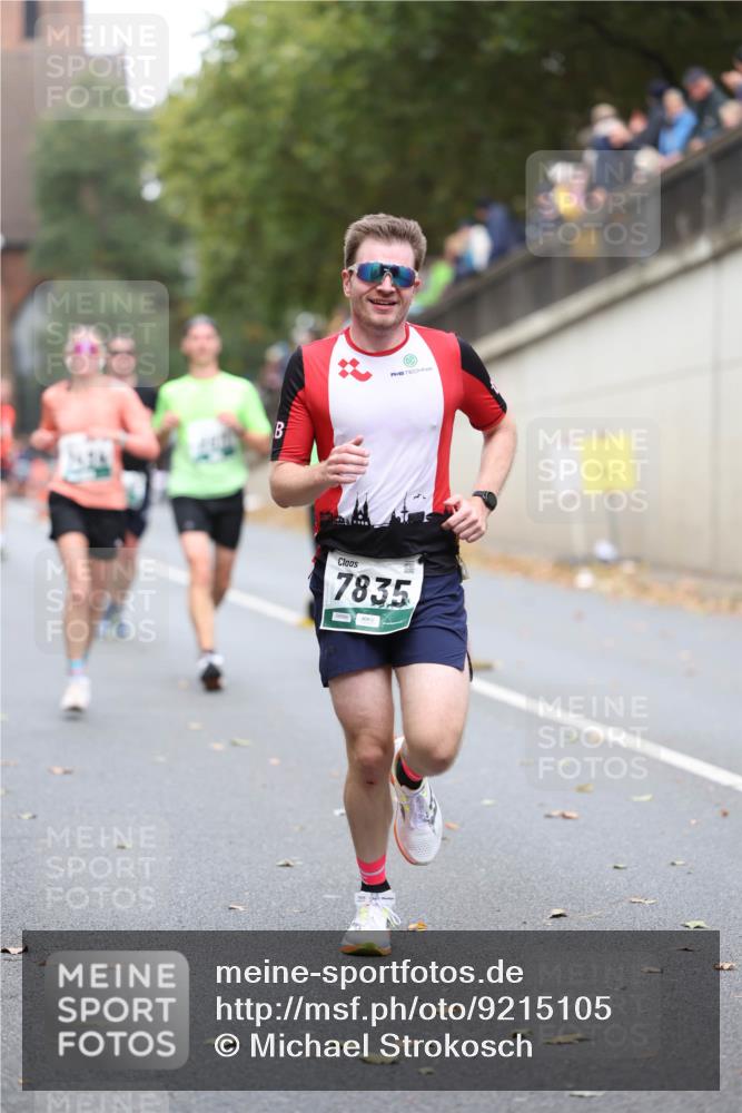 05.10.2025 - 20. swb-Marathon Bremen Michael Strokosch http://msf.ph/oto/9215105 05.10.2025 12:42:11 Laufen 7835 meine-sportfotos.de