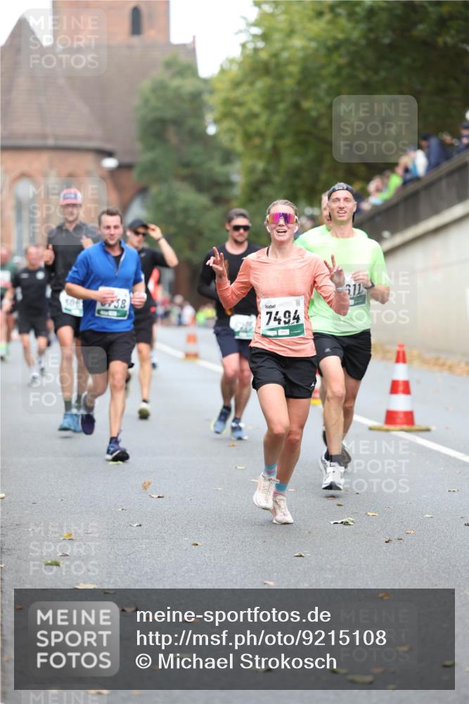 05.10.2025 - 20. swb-Marathon Bremen Michael Strokosch http://msf.ph/oto/9215108 05.10.2025 12:42:13 Laufen 30, 38, 7494 meine-sportfotos.de