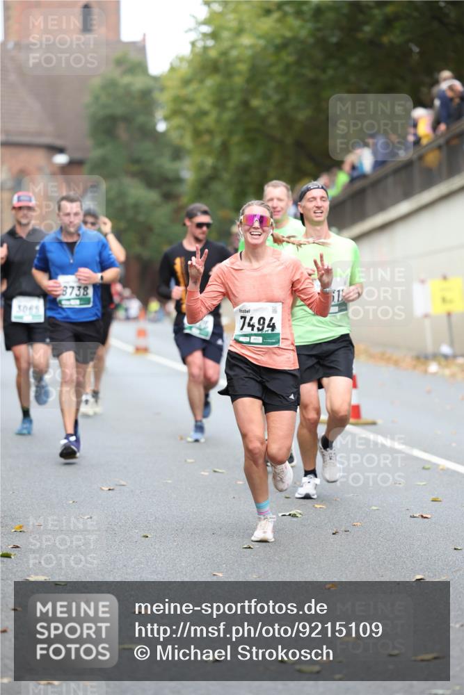 05.10.2025 - 20. swb-Marathon Bremen Michael Strokosch http://msf.ph/oto/9215109 05.10.2025 12:42:13 Laufen 3065, 8738, 7494, 1 meine-sportfotos.de