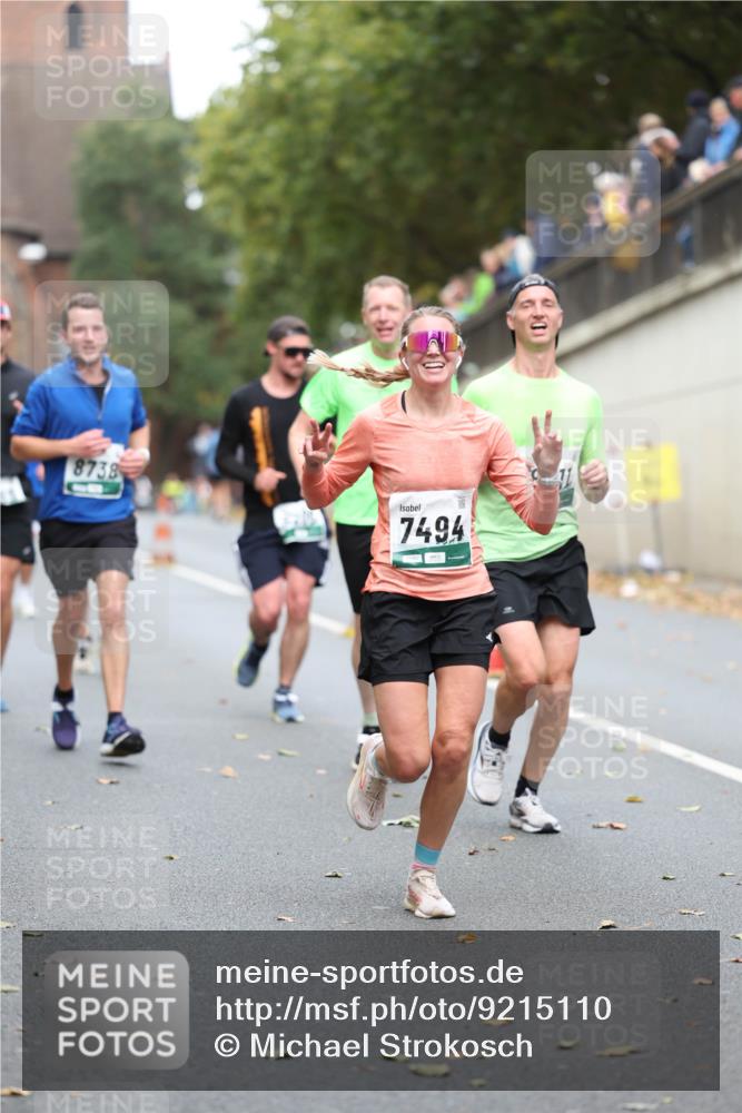05.10.2025 - 20. swb-Marathon Bremen Michael Strokosch http://msf.ph/oto/9215110 05.10.2025 12:42:13 Laufen 8738, 7494 meine-sportfotos.de