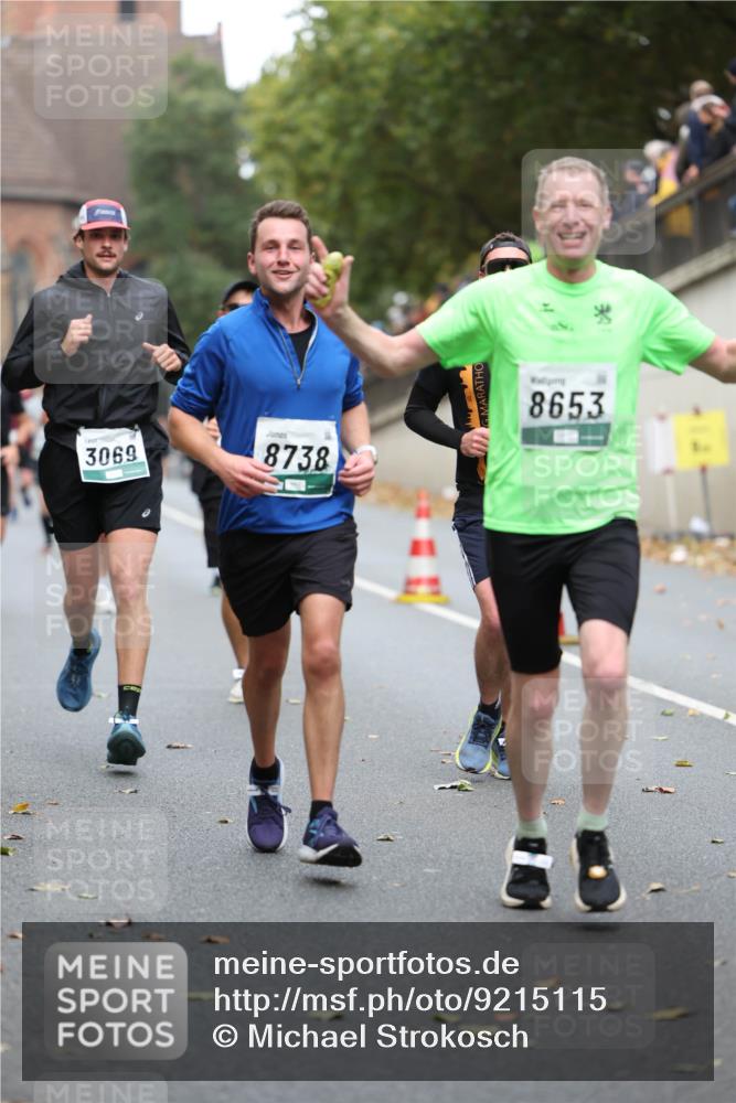 05.10.2025 - 20. swb-Marathon Bremen Michael Strokosch http://msf.ph/oto/9215115 05.10.2025 12:42:15 Laufen 3069, 8738, 8653 meine-sportfotos.de