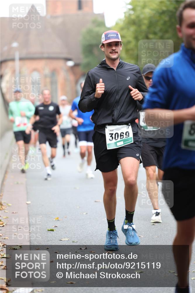 05.10.2025 - 20. swb-Marathon Bremen Michael Strokosch http://msf.ph/oto/9215119 05.10.2025 12:42:16 Laufen 3069, 8 meine-sportfotos.de