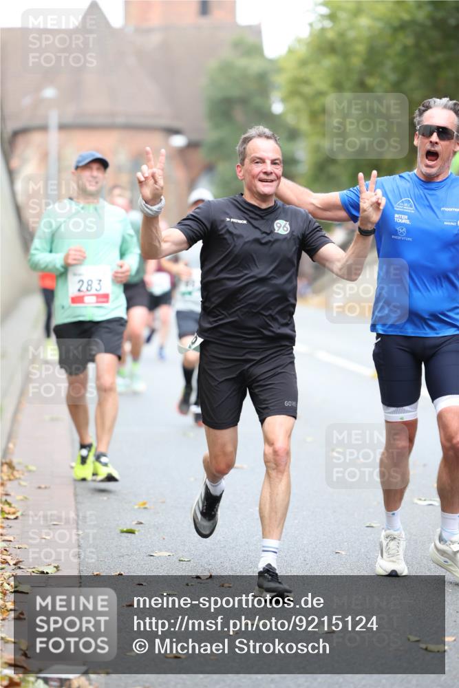 05.10.2025 - 20. swb-Marathon Bremen Michael Strokosch http://msf.ph/oto/9215124 05.10.2025 12:42:19 Laufen 283, 2 meine-sportfotos.de