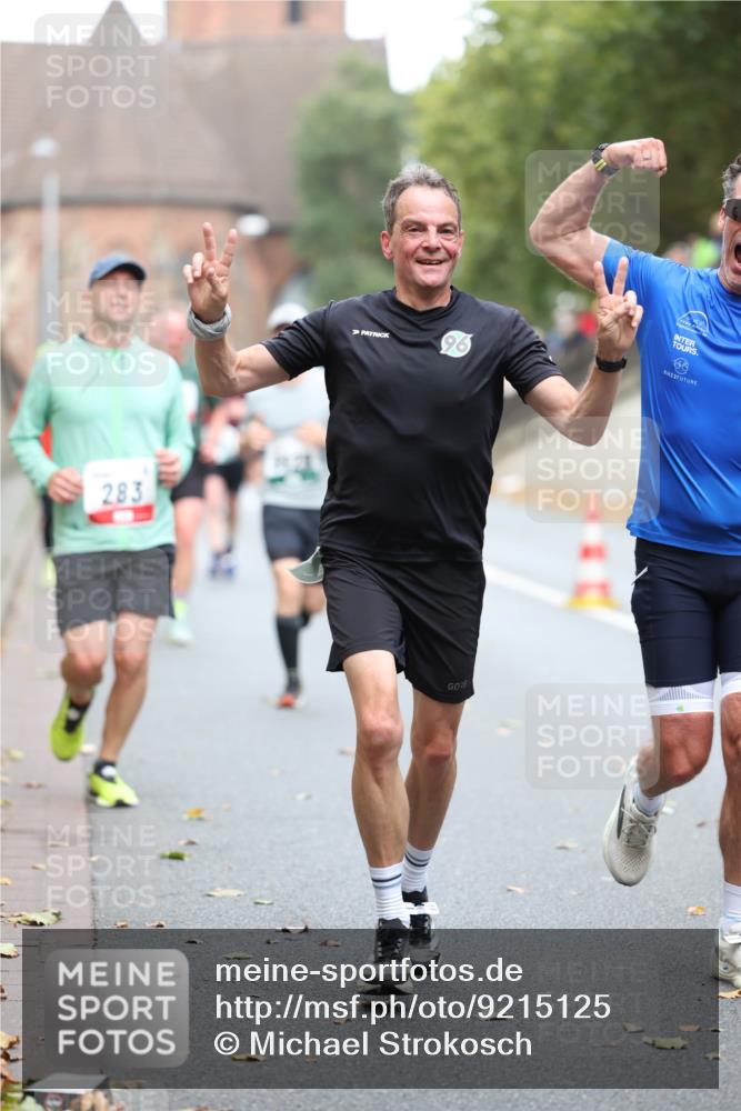 05.10.2025 - 20. swb-Marathon Bremen Michael Strokosch http://msf.ph/oto/9215125 05.10.2025 12:42:20 Laufen 283, 2 meine-sportfotos.de