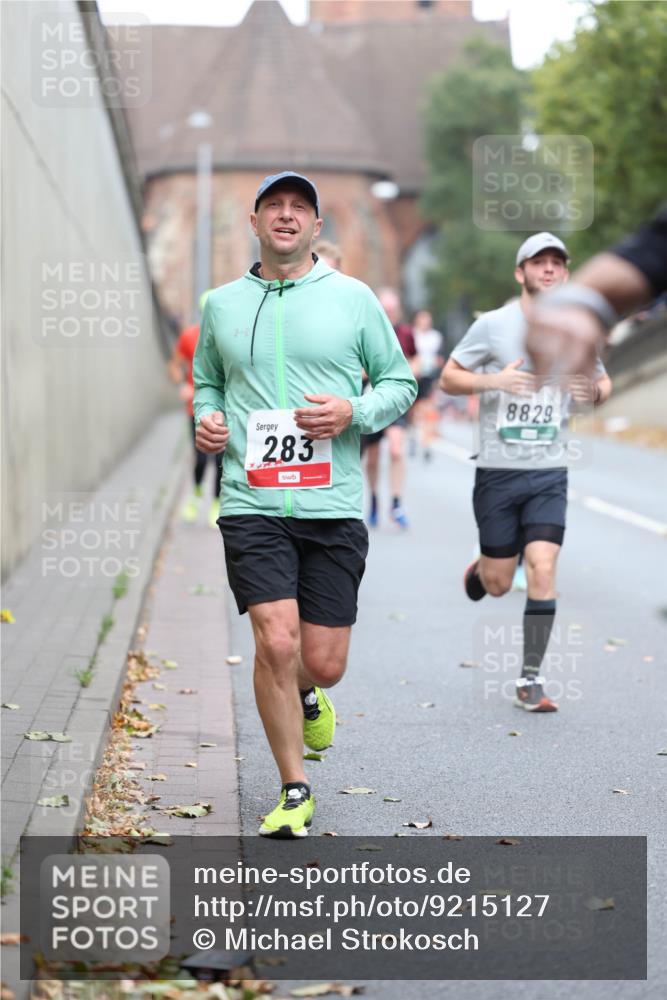 05.10.2025 - 20. swb-Marathon Bremen Michael Strokosch http://msf.ph/oto/9215127 05.10.2025 12:42:21 Laufen 283, 8829 meine-sportfotos.de