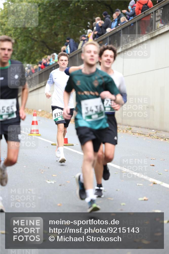 05.10.2025 - 20. swb-Marathon Bremen Michael Strokosch http://msf.ph/oto/9215143 05.10.2025 12:42:30 Laufen 595, 73, 9138, 3436 meine-sportfotos.de