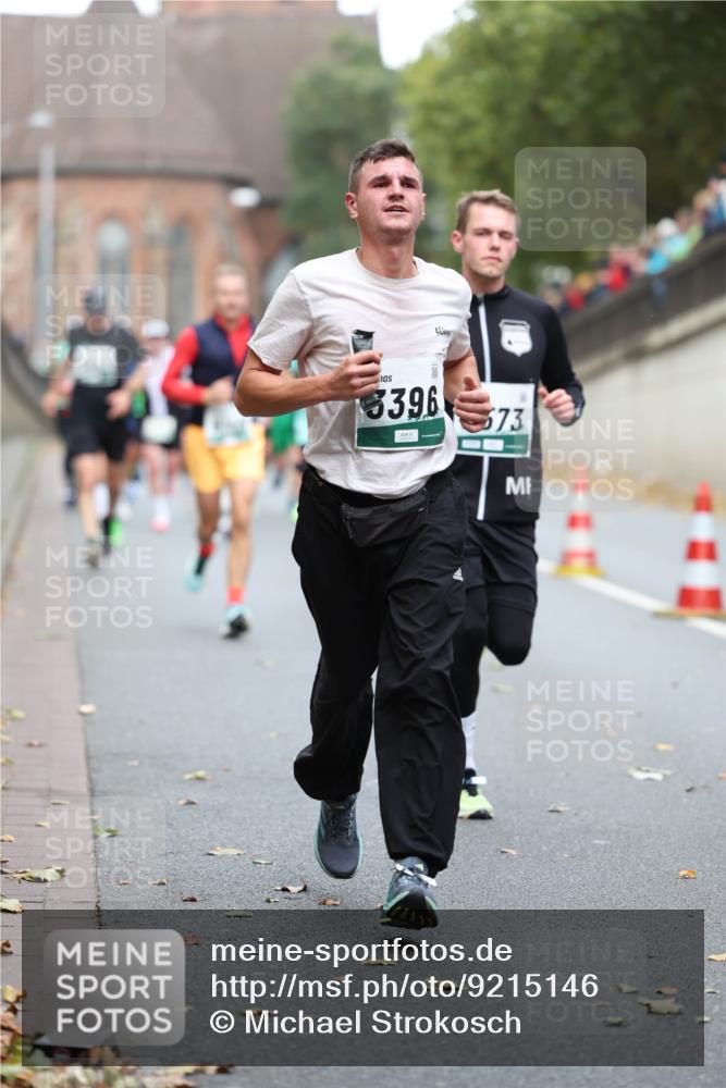 05.10.2025 - 20. swb-Marathon Bremen Michael Strokosch http://msf.ph/oto/9215146 05.10.2025 12:42:32 Laufen 3396, 573 meine-sportfotos.de