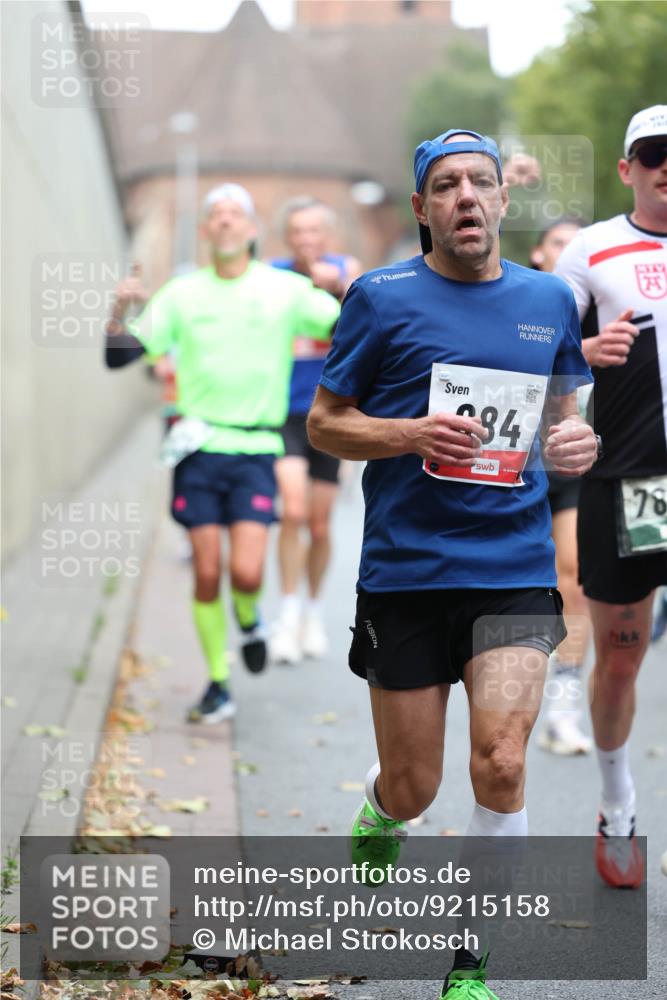 05.10.2025 - 20. swb-Marathon Bremen Michael Strokosch http://msf.ph/oto/9215158 05.10.2025 12:42:39 Laufen 34, 76 meine-sportfotos.de