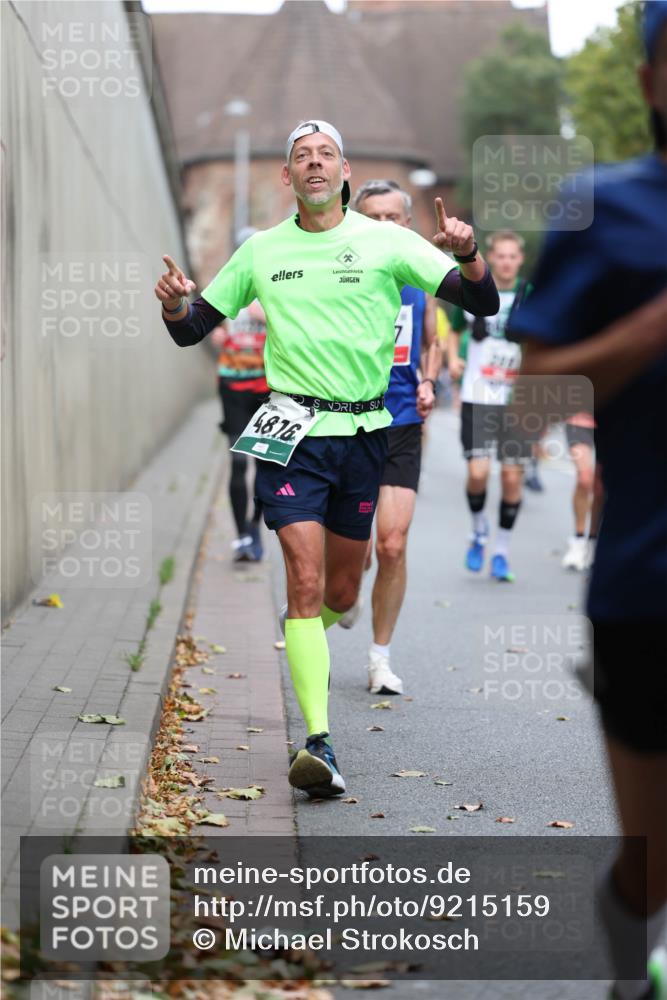 05.10.2025 - 20. swb-Marathon Bremen Michael Strokosch http://msf.ph/oto/9215159 05.10.2025 12:42:40 Laufen 4876, 7 meine-sportfotos.de