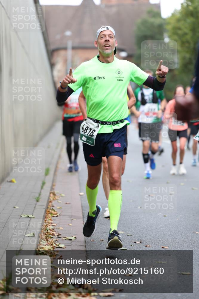05.10.2025 - 20. swb-Marathon Bremen Michael Strokosch http://msf.ph/oto/9215160 05.10.2025 12:42:40 Laufen 48, 16 meine-sportfotos.de