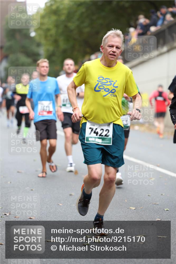 05.10.2025 - 20. swb-Marathon Bremen Michael Strokosch http://msf.ph/oto/9215170 05.10.2025 12:42:46 Laufen 7422 meine-sportfotos.de