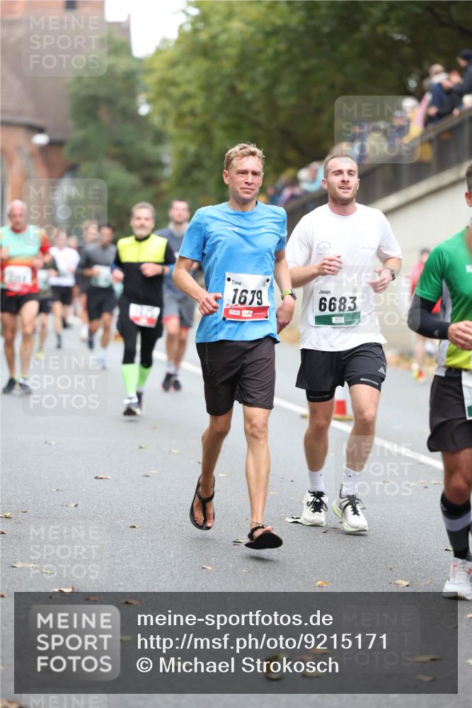 05.10.2025 - 20. swb-Marathon Bremen Michael Strokosch http://msf.ph/oto/9215171 05.10.2025 12:42:47 Laufen 1679, 6683 meine-sportfotos.de