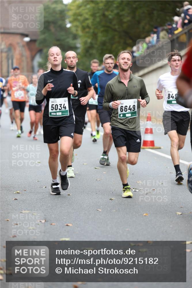 05.10.2025 - 20. swb-Marathon Bremen Michael Strokosch http://msf.ph/oto/9215182 05.10.2025 12:42:54 Laufen 5034, 6649, 849 meine-sportfotos.de