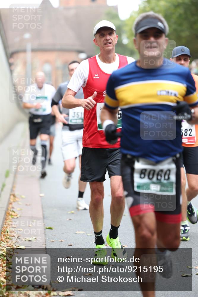 05.10.2025 - 20. swb-Marathon Bremen Michael Strokosch http://msf.ph/oto/9215195 05.10.2025 12:42:59 Laufen 351, 15, 8060, 82 meine-sportfotos.de