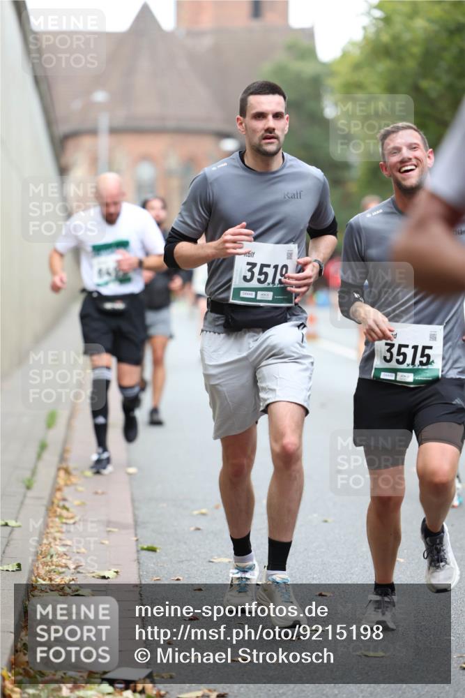 05.10.2025 - 20. swb-Marathon Bremen Michael Strokosch http://msf.ph/oto/9215198 05.10.2025 12:43:00 Laufen 35, 19, 04448, 35, 15 meine-sportfotos.de