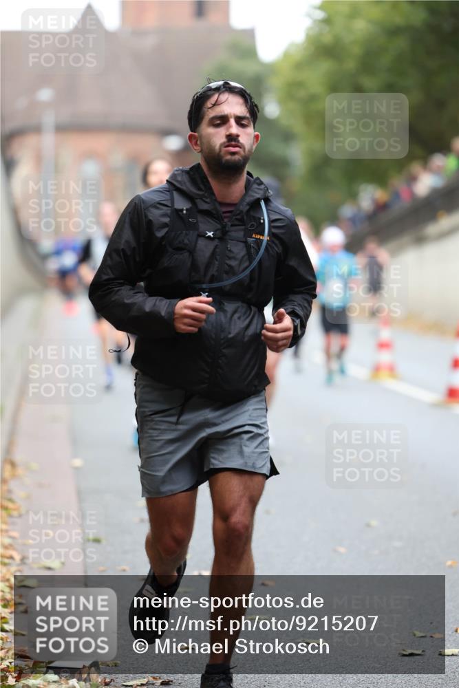 05.10.2025 - 20. swb-Marathon Bremen Michael Strokosch http://msf.ph/oto/9215207 05.10.2025 12:43:05 Laufen  meine-sportfotos.de
