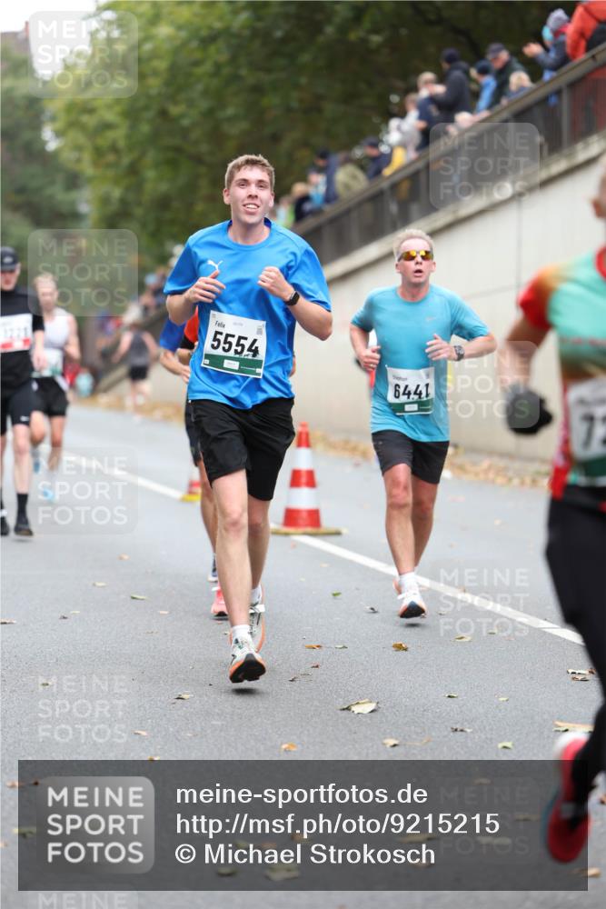 05.10.2025 - 20. swb-Marathon Bremen Michael Strokosch http://msf.ph/oto/9215215 05.10.2025 12:43:12 Laufen 5554, 6441, 7 meine-sportfotos.de