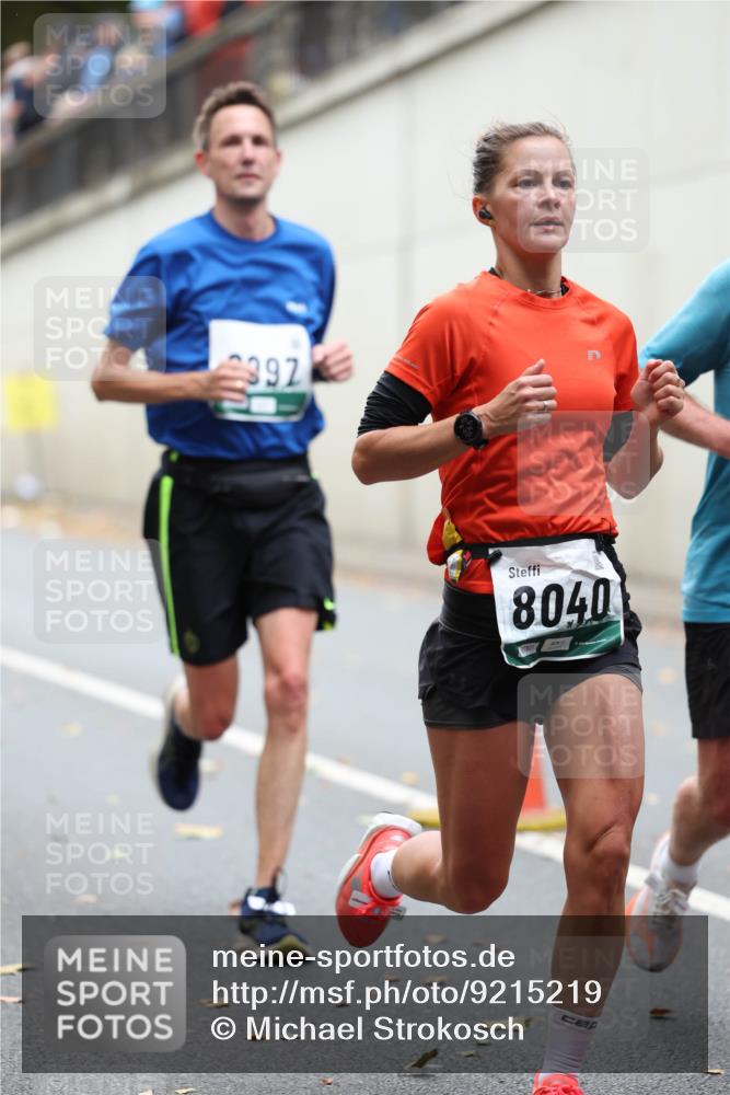 05.10.2025 - 20. swb-Marathon Bremen Michael Strokosch http://msf.ph/oto/9215219 05.10.2025 12:43:15 Laufen 392, 8040 meine-sportfotos.de