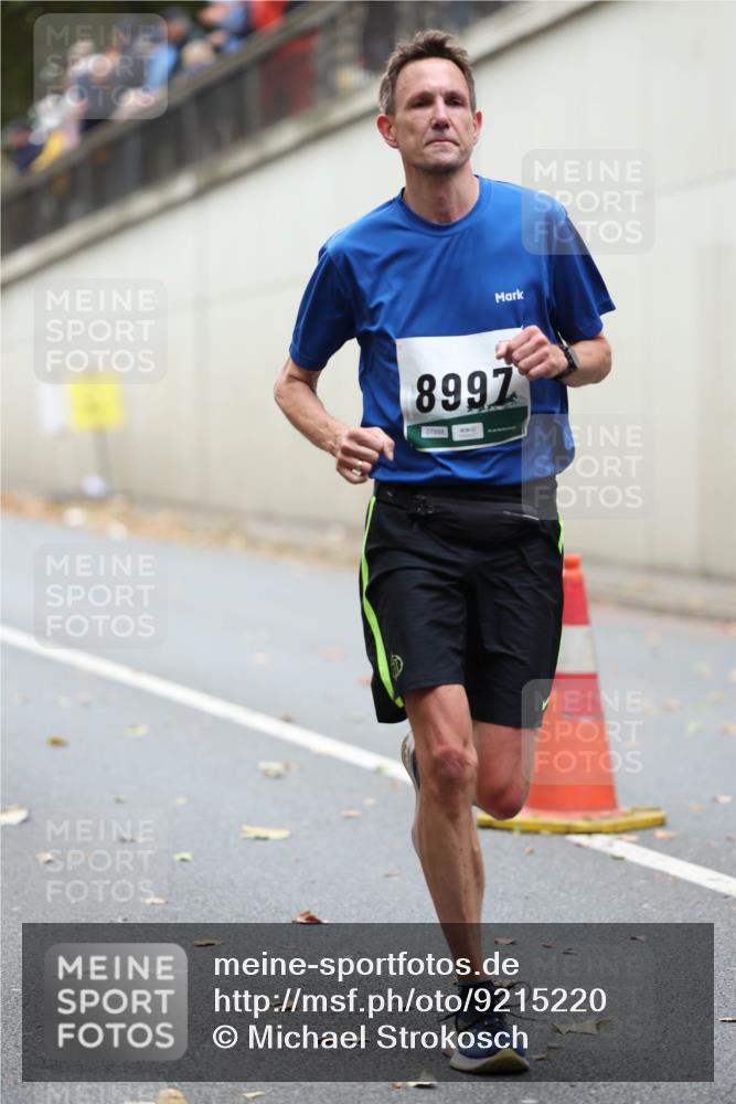 05.10.2025 - 20. swb-Marathon Bremen Michael Strokosch http://msf.ph/oto/9215220 05.10.2025 12:43:15 Laufen 8997, 07888 meine-sportfotos.de