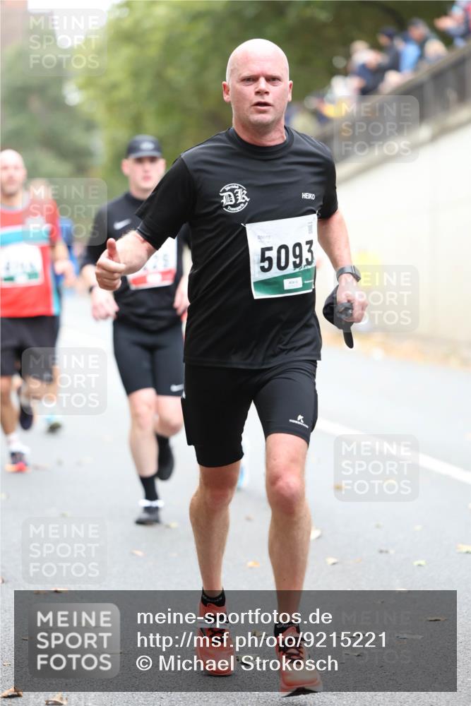 05.10.2025 - 20. swb-Marathon Bremen Michael Strokosch http://msf.ph/oto/9215221 05.10.2025 12:43:15 Laufen 5093, 4 meine-sportfotos.de