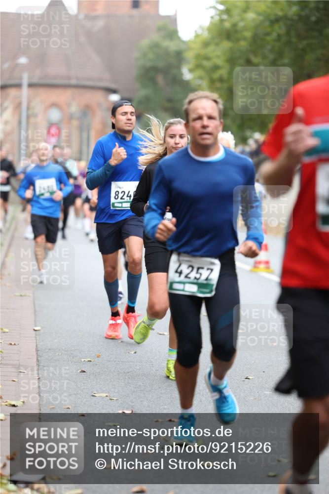 05.10.2025 - 20. swb-Marathon Bremen Michael Strokosch http://msf.ph/oto/9215226 05.10.2025 12:43:18 Laufen 824, 4252 meine-sportfotos.de