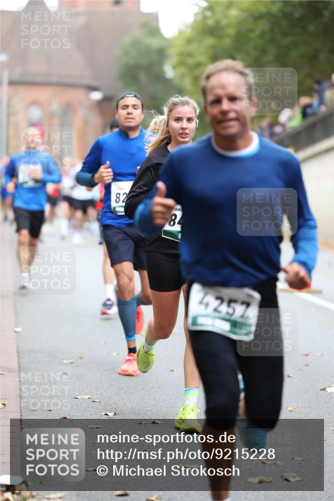 05.10.2025 - 20. swb-Marathon Bremen Michael Strokosch http://msf.ph/oto/9215228 05.10.2025 12:43:19 Laufen 82, 84, 4257 meine-sportfotos.de