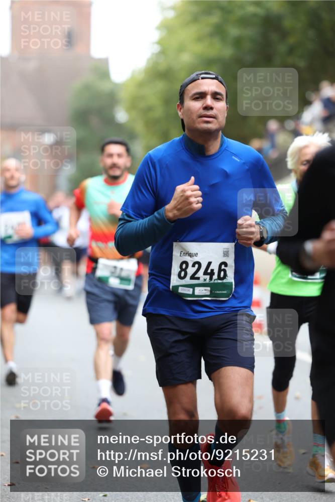 05.10.2025 - 20. swb-Marathon Bremen Michael Strokosch http://msf.ph/oto/9215231 05.10.2025 12:43:20 Laufen 8246, 05036 meine-sportfotos.de