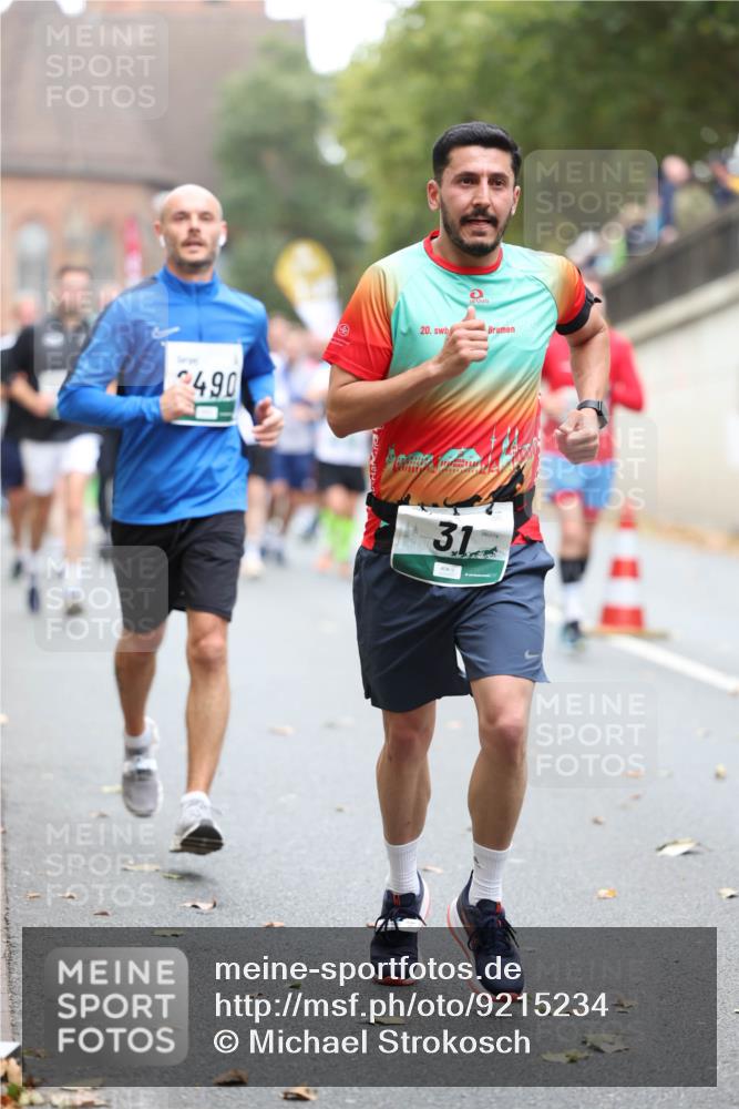 05.10.2025 - 20. swb-Marathon Bremen Michael Strokosch http://msf.ph/oto/9215234 05.10.2025 12:43:21 Laufen 490, 20, 3, 1, 06374 meine-sportfotos.de