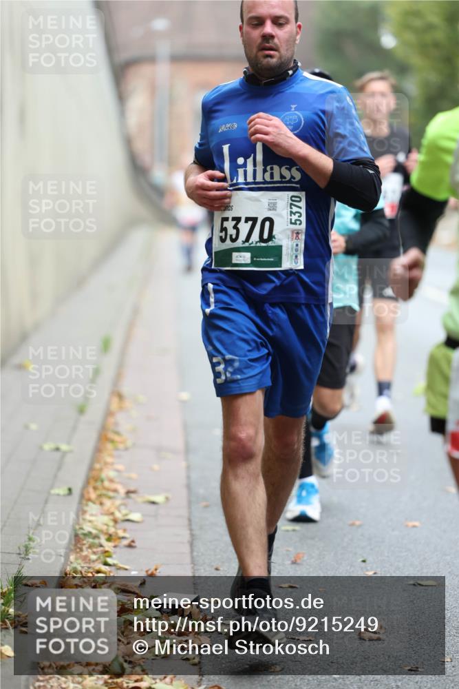 05.10.2025 - 20. swb-Marathon Bremen Michael Strokosch http://msf.ph/oto/9215249 05.10.2025 12:43:32 Laufen 5370, 5370 meine-sportfotos.de
