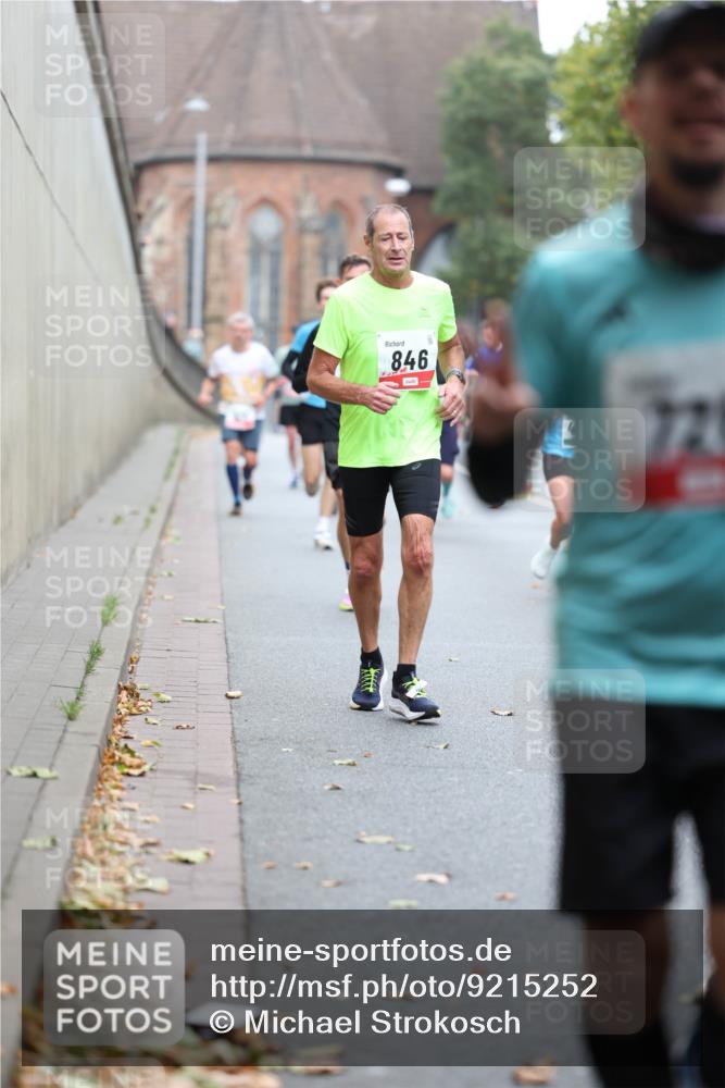 05.10.2025 - 20. swb-Marathon Bremen Michael Strokosch http://msf.ph/oto/9215252 05.10.2025 12:43:33 Laufen 846, 72 meine-sportfotos.de