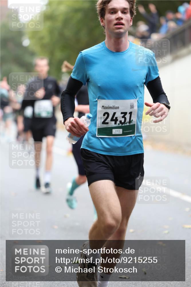05.10.2025 - 20. swb-Marathon Bremen Michael Strokosch http://msf.ph/oto/9215255 05.10.2025 12:43:39 Laufen 2431 meine-sportfotos.de
