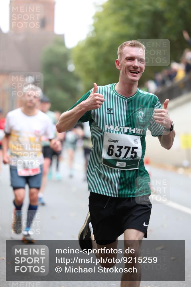 05.10.2025 - 20. swb-Marathon Bremen Michael Strokosch http://msf.ph/oto/9215259 05.10.2025 12:43:42 Laufen 6375 meine-sportfotos.de
